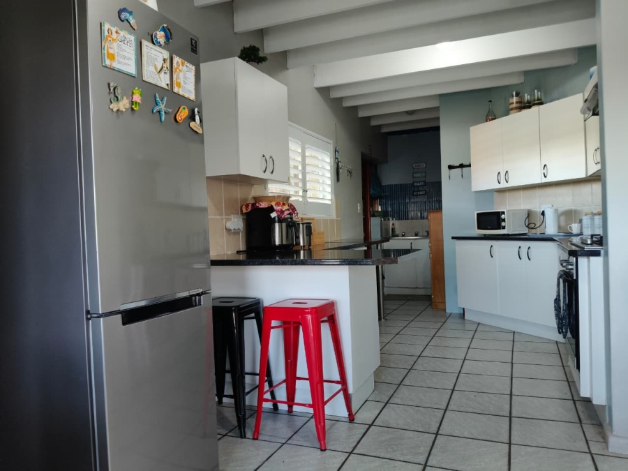 3 Bedroom Property for Sale in Wavecrest Eastern Cape